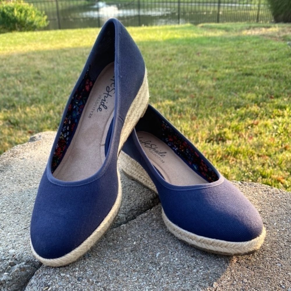 LIFE STRIDE~WOMENS~ESPADRILLE WEDGES~KARMA~
FABRIC UPPER~MANMADE SOLES~1 3/4”~BR